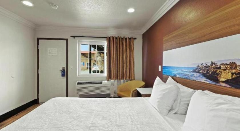 Rodeway Inn Carlsbad Exterior foto