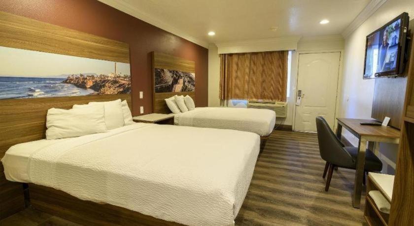 Rodeway Inn Carlsbad Exterior foto